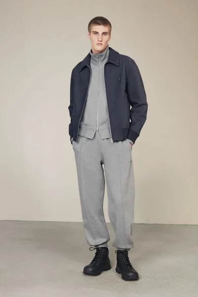 Look 16
